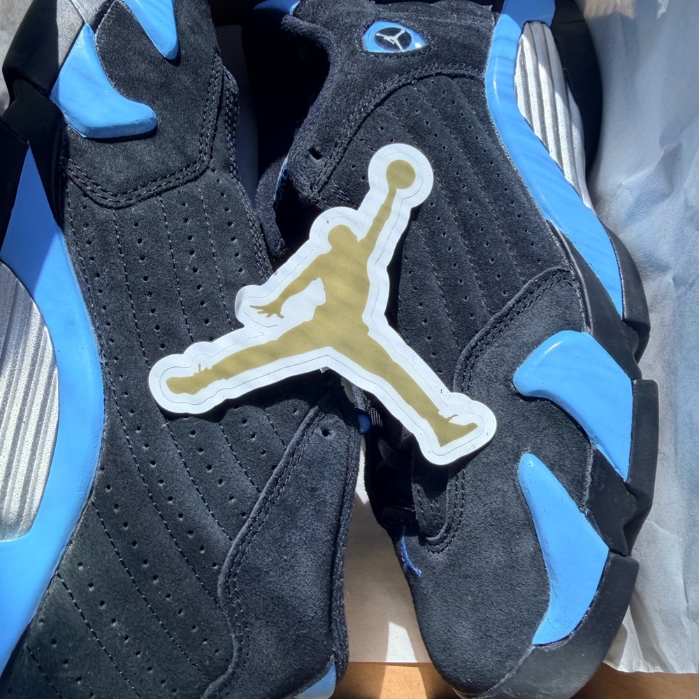 Jordan 14 Retro Kids GS - Black/University Blue

5Y or 6.5 Women’s